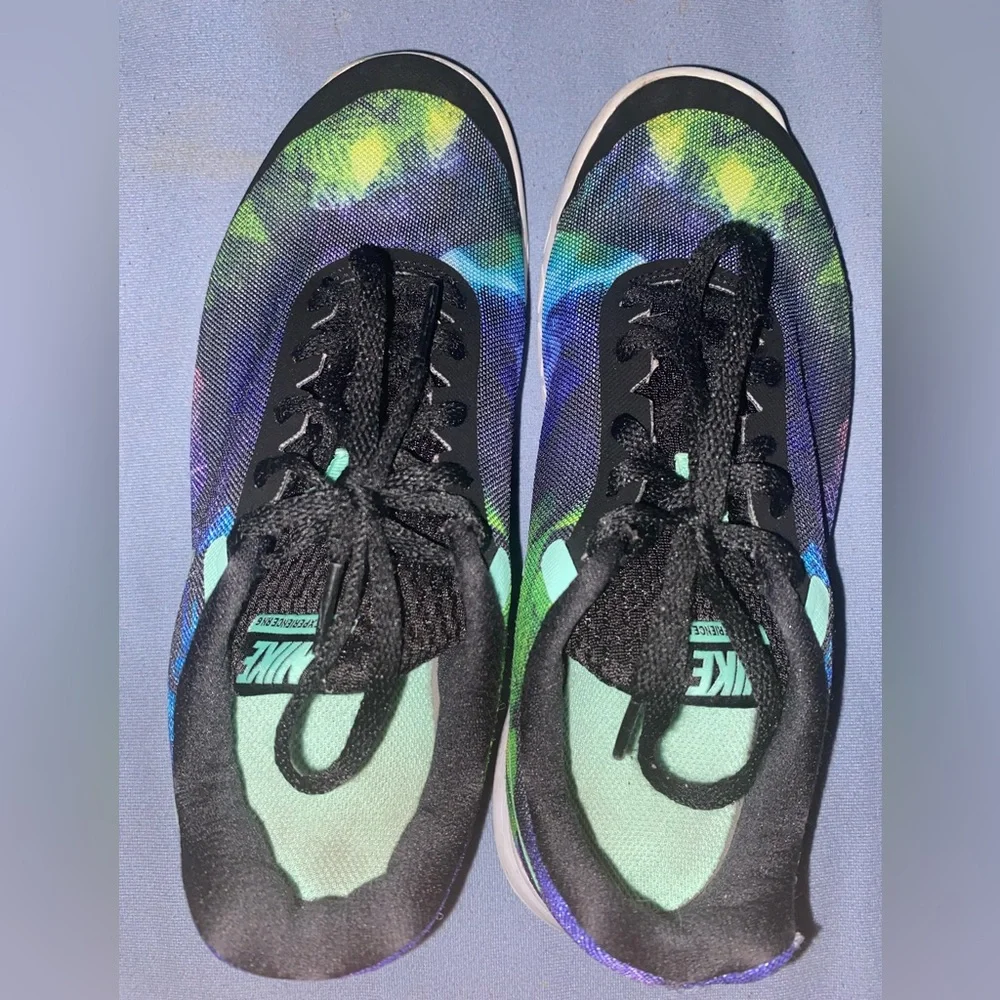 Nike Black and Blue Women’s Athletic Shoes Size 6